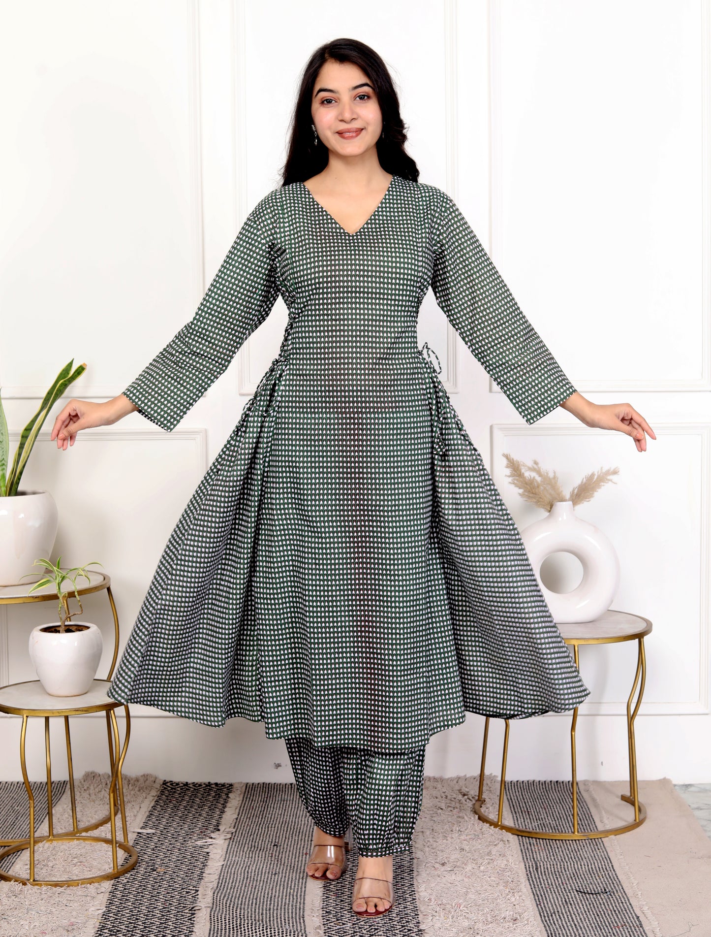 Chic Green Block Print Cotton Outfit with Side Tie-Up – Elegant Set of 2