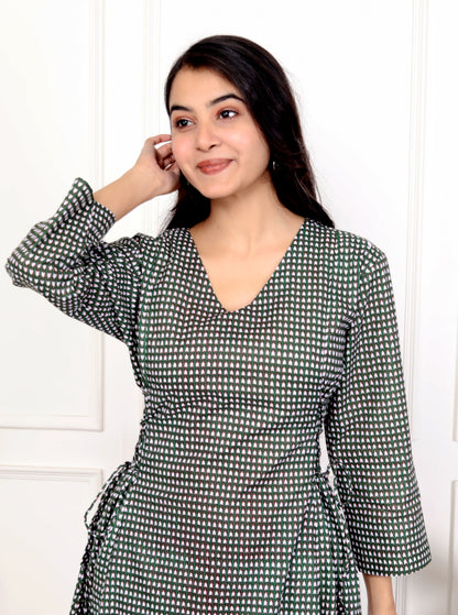 Chic Green Block Print Cotton Outfit with Side Tie-Up – Elegant Set of 2