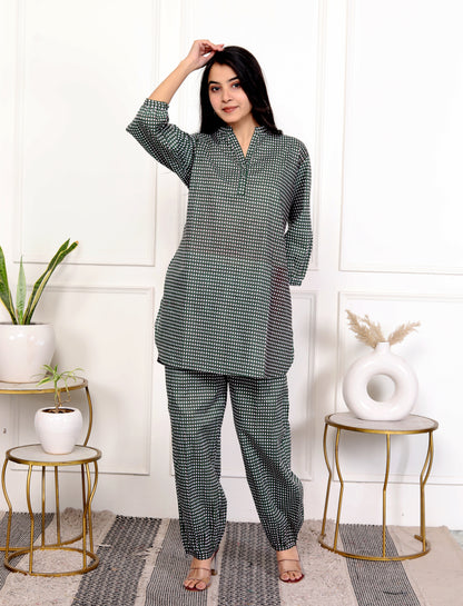 Green Block Print Checkered V-Neck Outfit – Stylish Co-ord Set